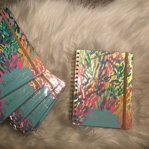 *Last One*Lilly Pulitzer 17 Month Medium Planner